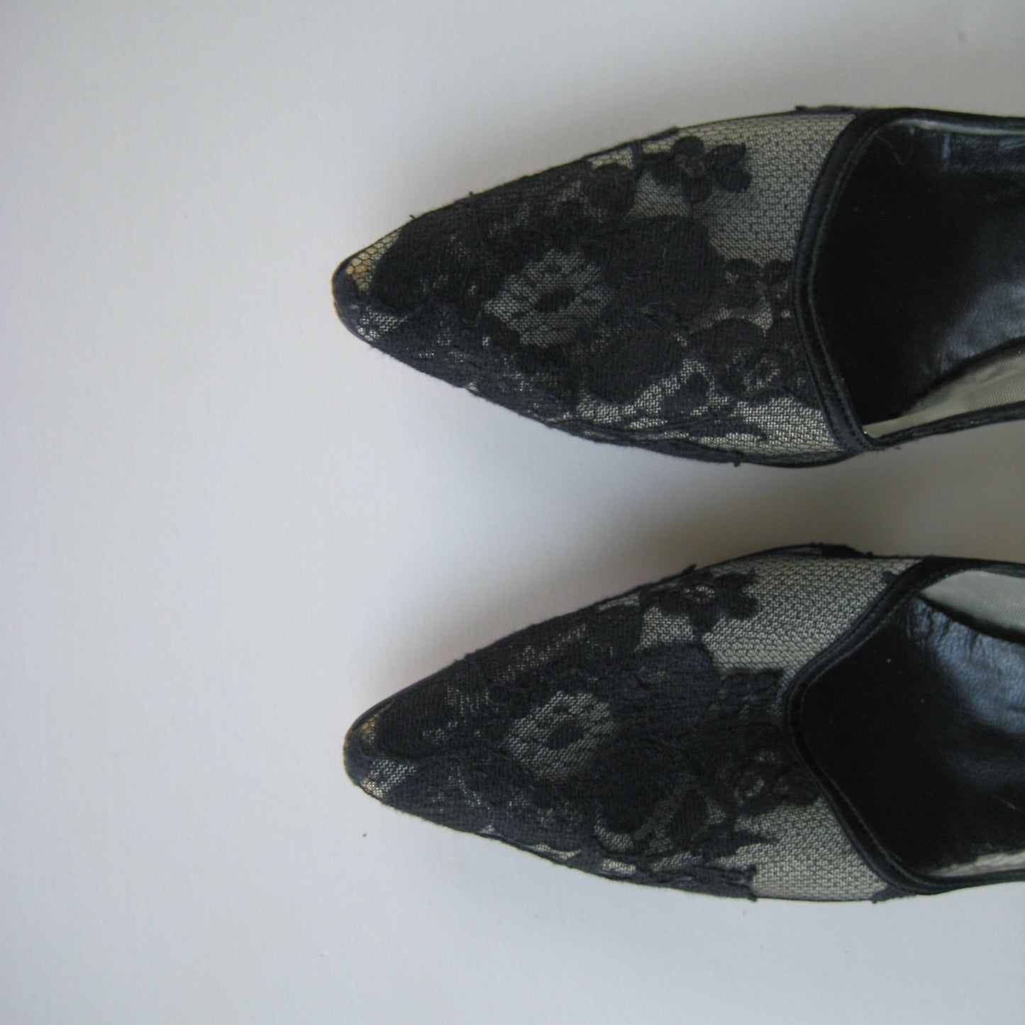 Manolo Blahnik archival lace heels | Size: EU 38.5 / US 8.5