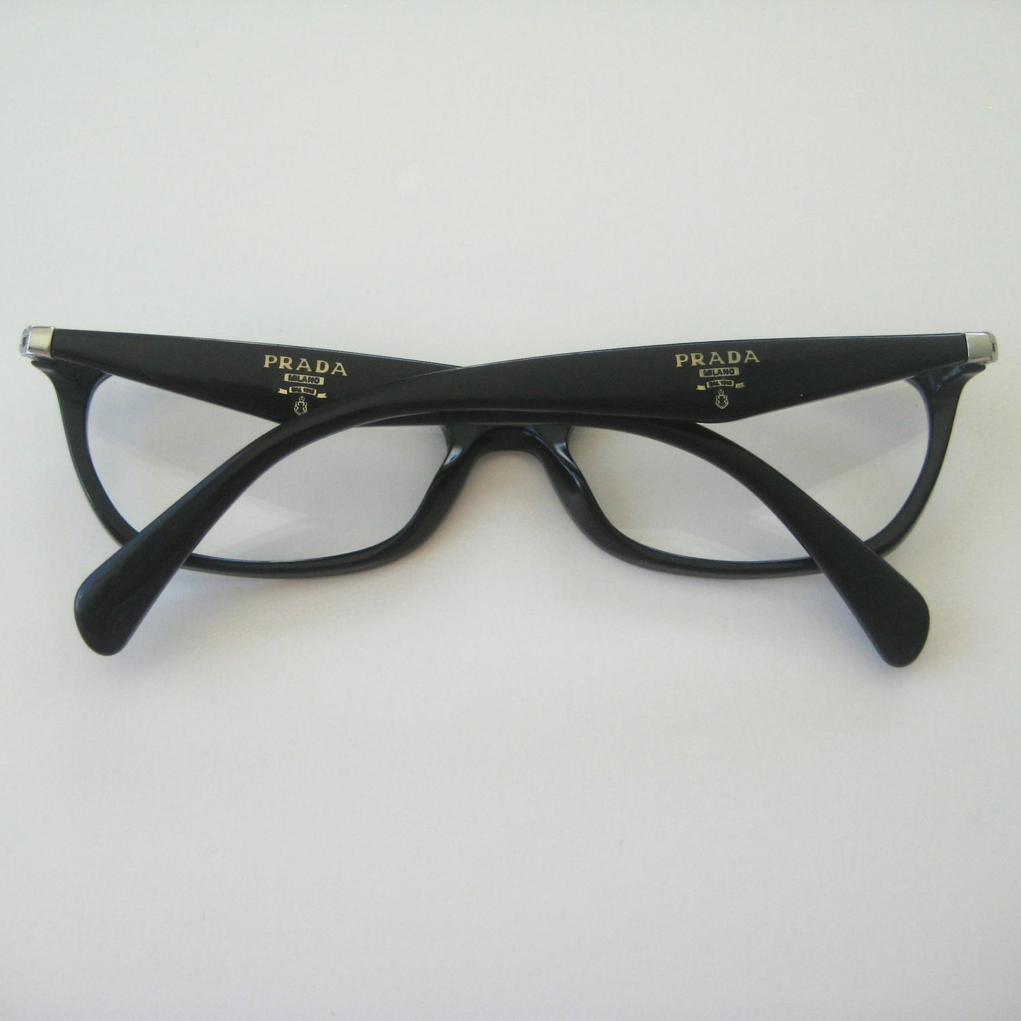 Prada VPR 15P Prada power in black
Made in Italy | Size: 53&16 135