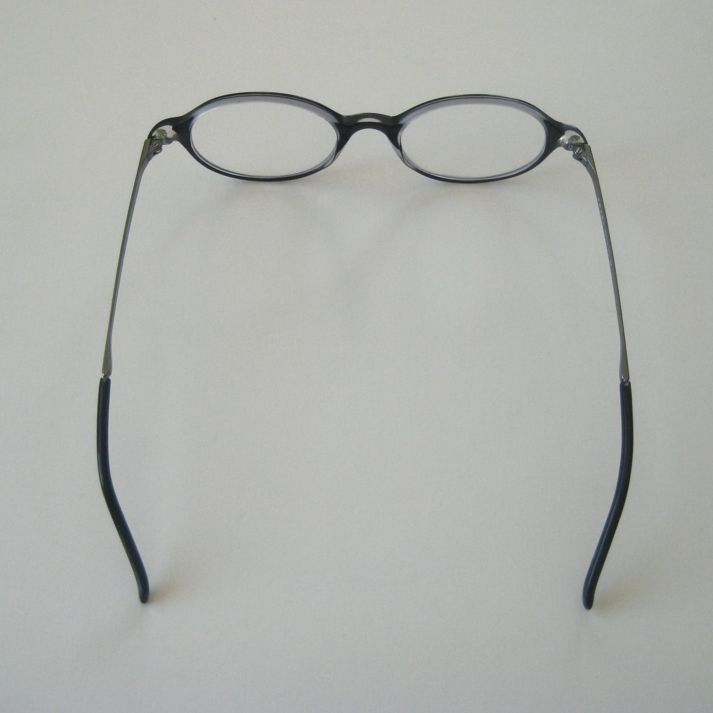 Prada VPR 15E early 2000s runway archive
Made in Italy | Size: 50&18 140