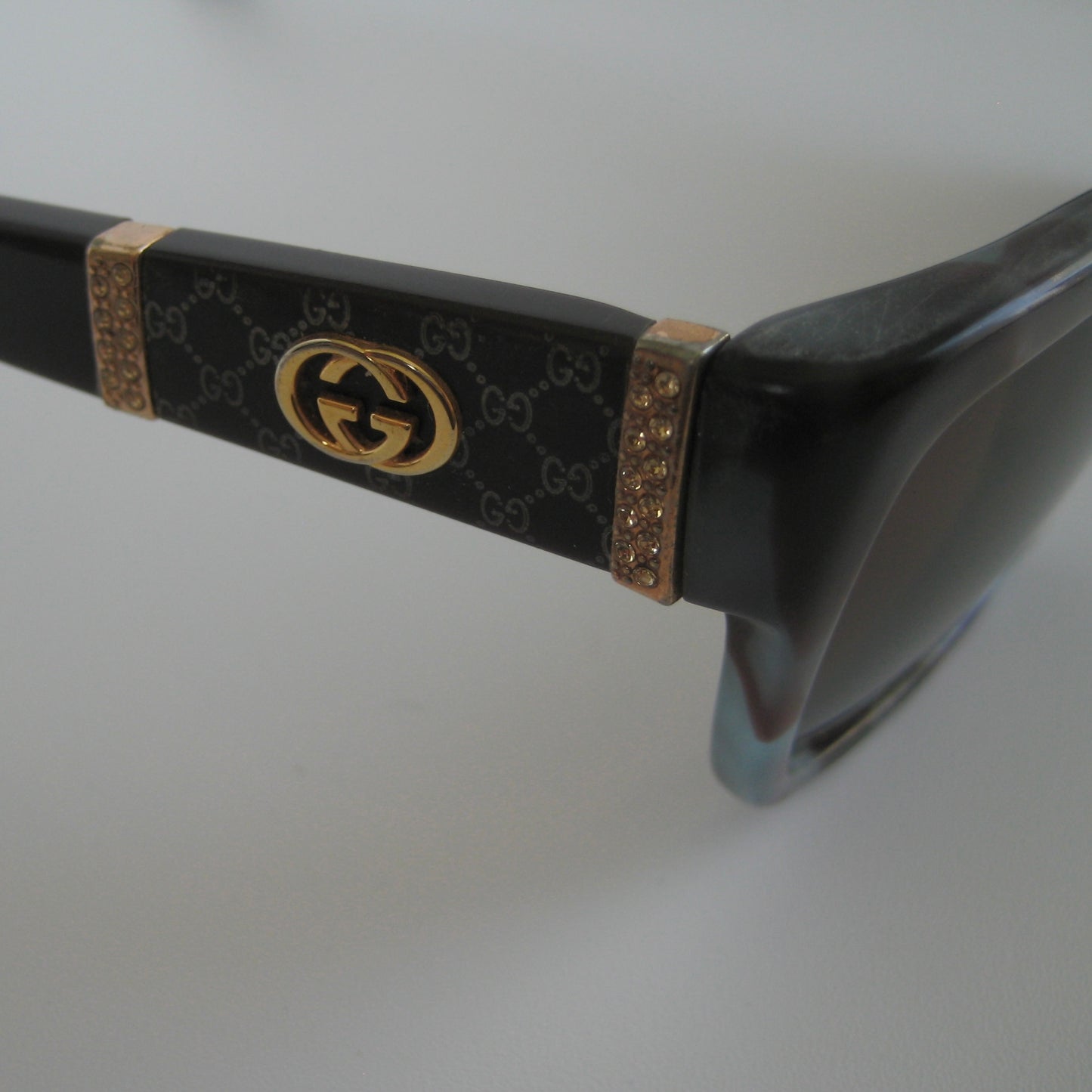 Gucci GG 2839 | Early 2000s archive
Made in Italy | Size: 135