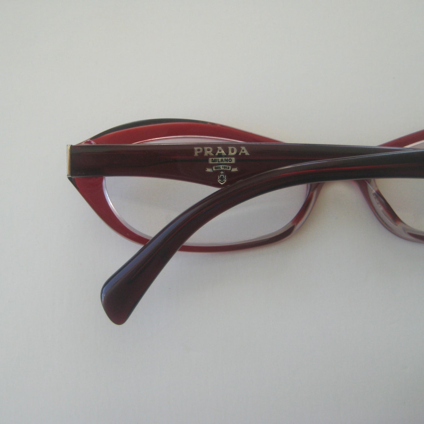 Prada VPR 110 | Early 2000s runway era
Made in Italy | Size: 54&16 135