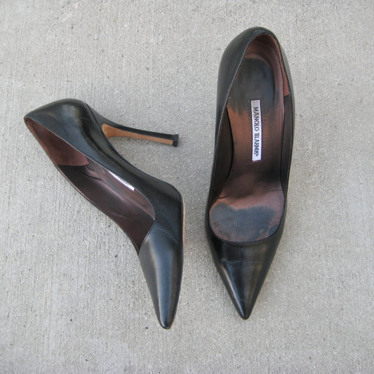 MANOLO BLAHNIK Black Leather Pointed Pumps — EU 41 / US 10