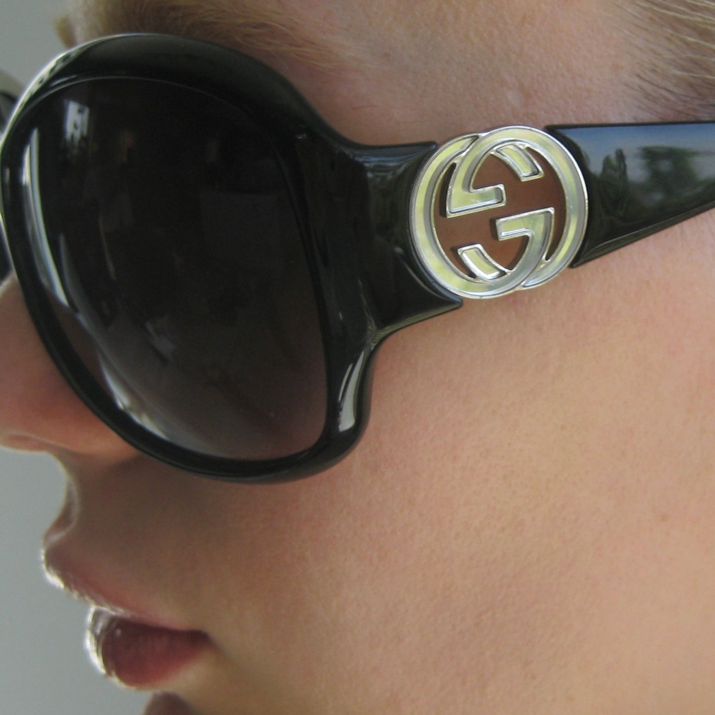 gucci oversized shield sunglasses #011