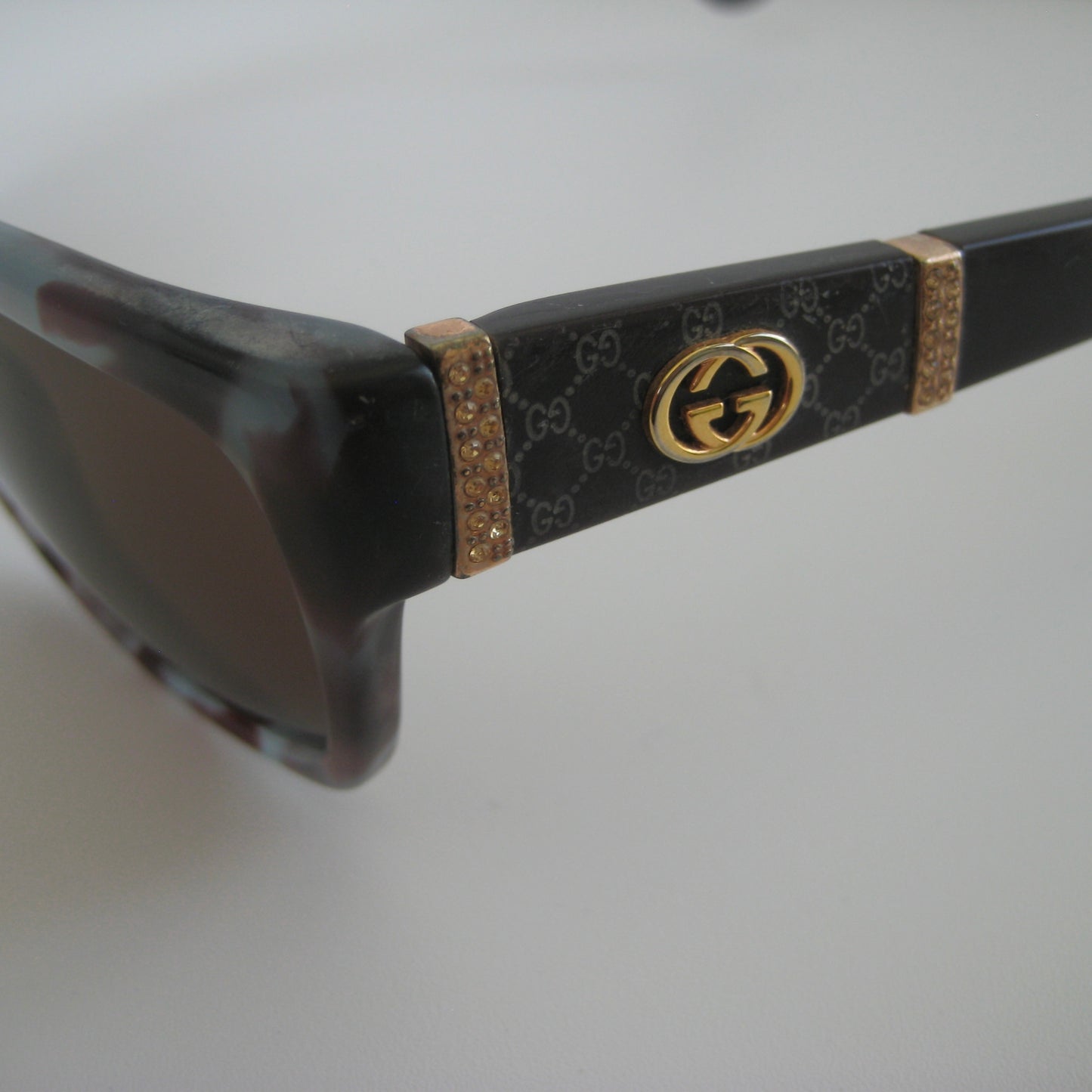 Gucci GG 2839 | Early 2000s archive
Made in Italy | Size: 135