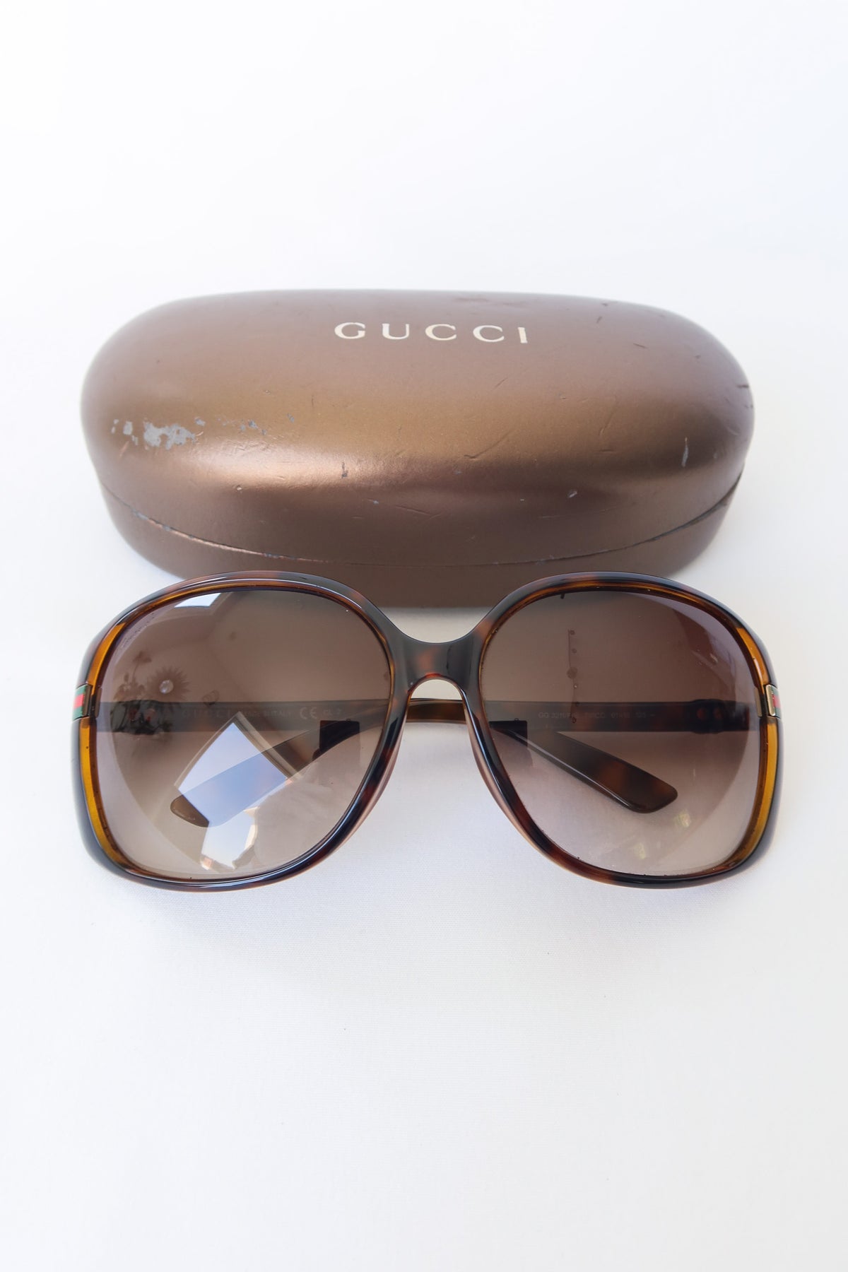 Gucci Tortoise Web Sunglasses · Case