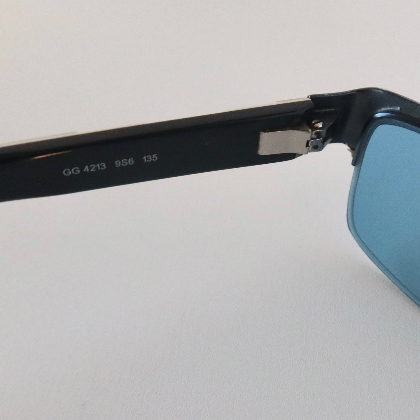 Gucci Slim Wrap Sunglasses #091