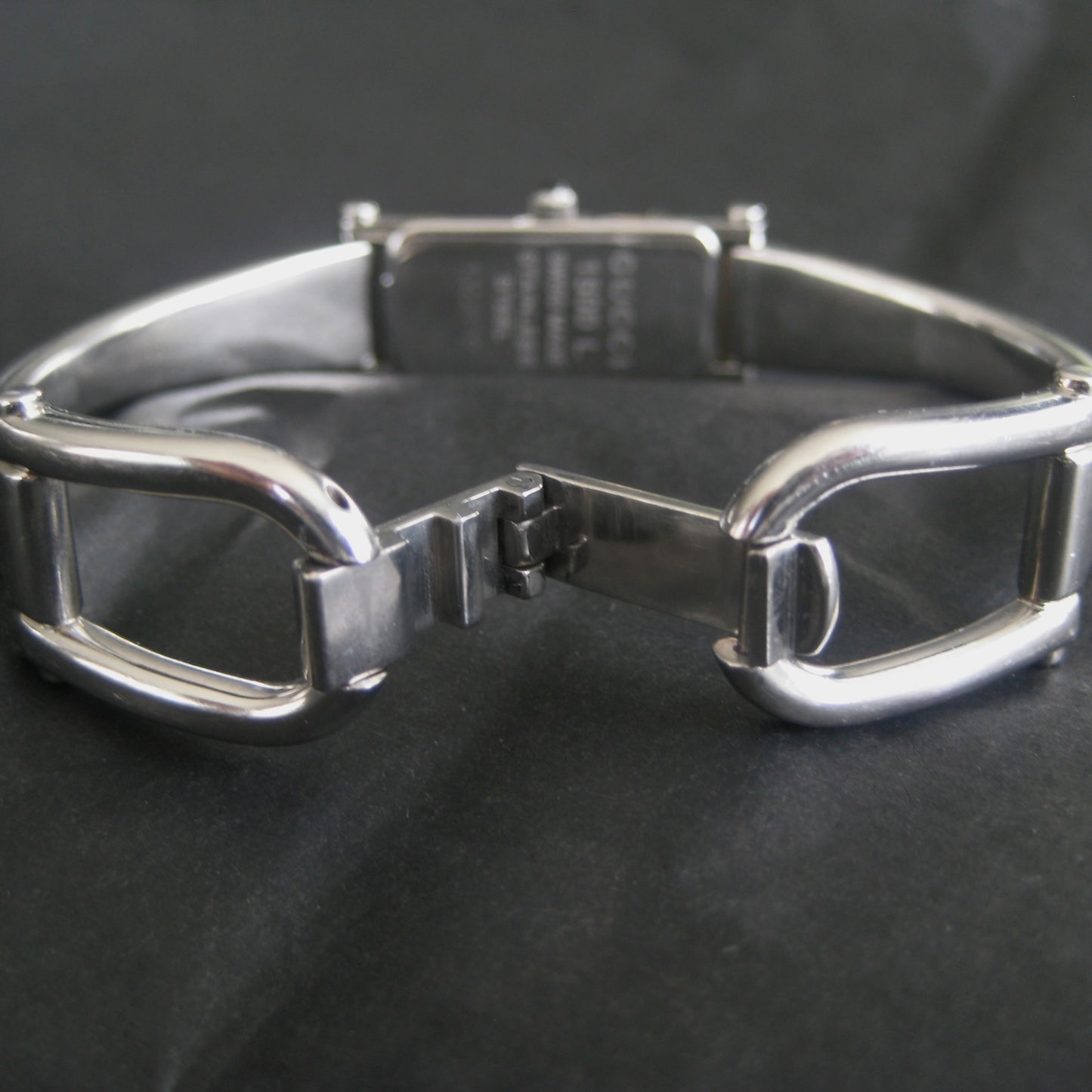 Gucci watch 1500L