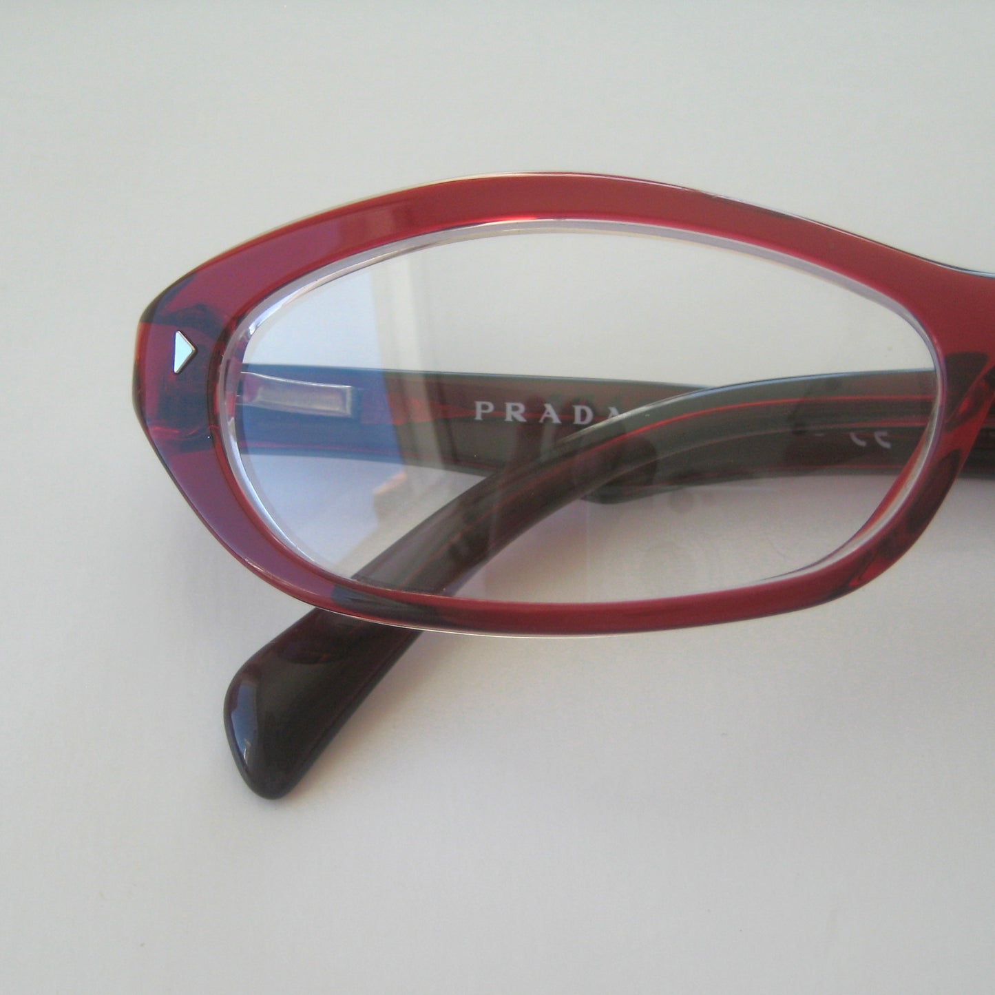 Prada VPR 110 | Early 2000s runway era
Made in Italy | Size: 54&16 135