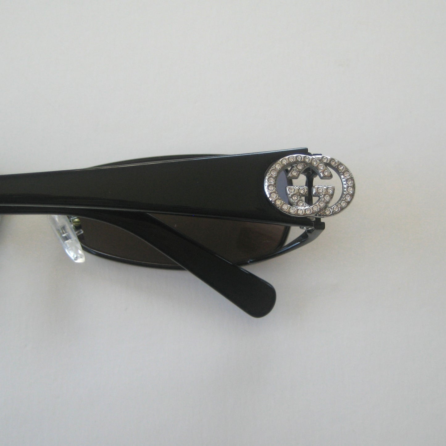 Gucci GG 2811 early 2000s archive
Made in Italy | Model: GG 2811