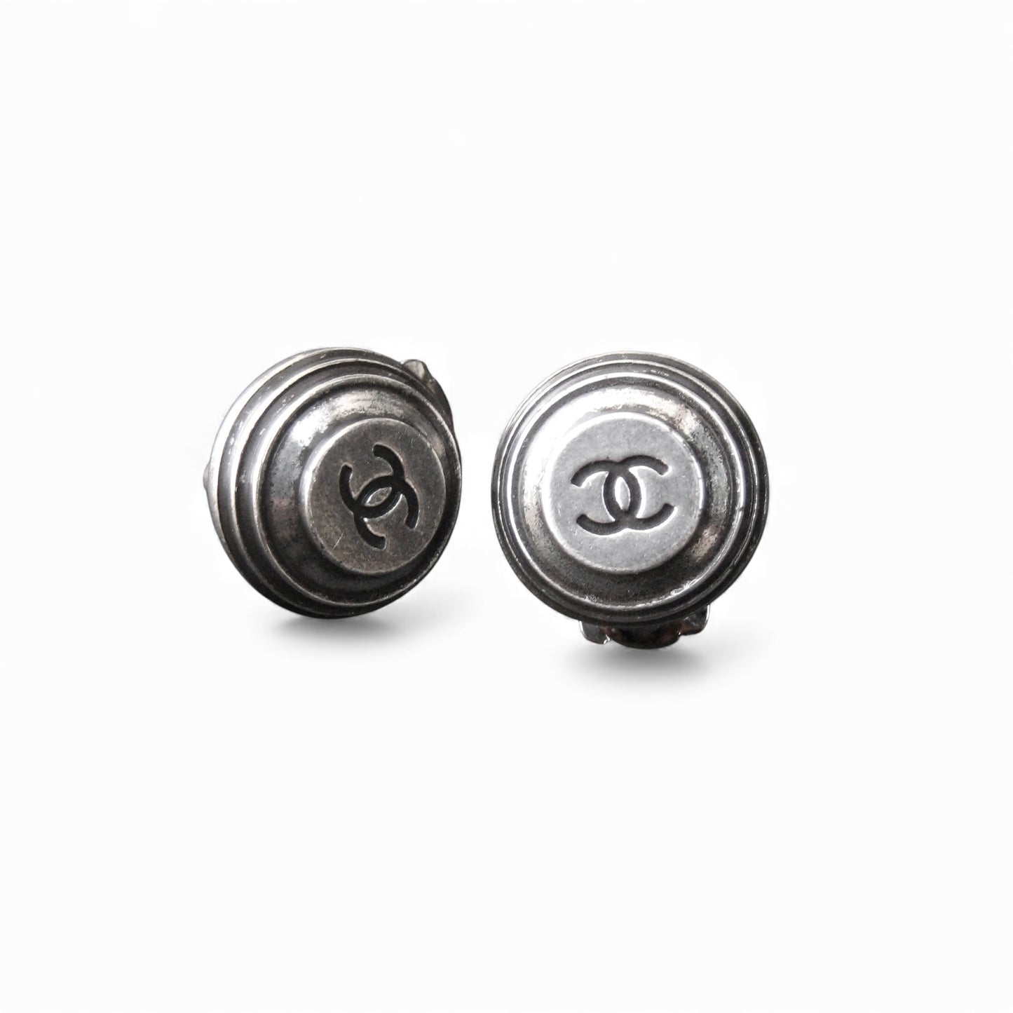 CHANEL vintage silver round clip-on earrings