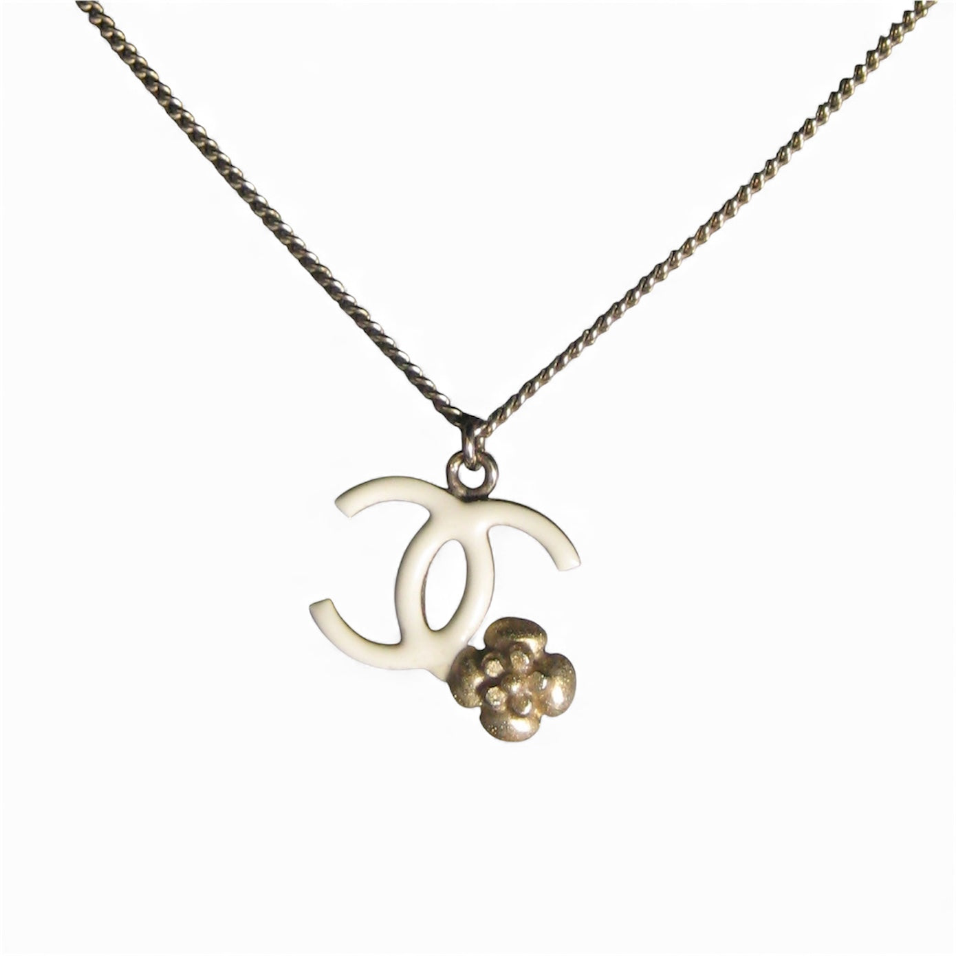 Chanel Enamel CC Camellia necklace in ivory and gold-tone metal