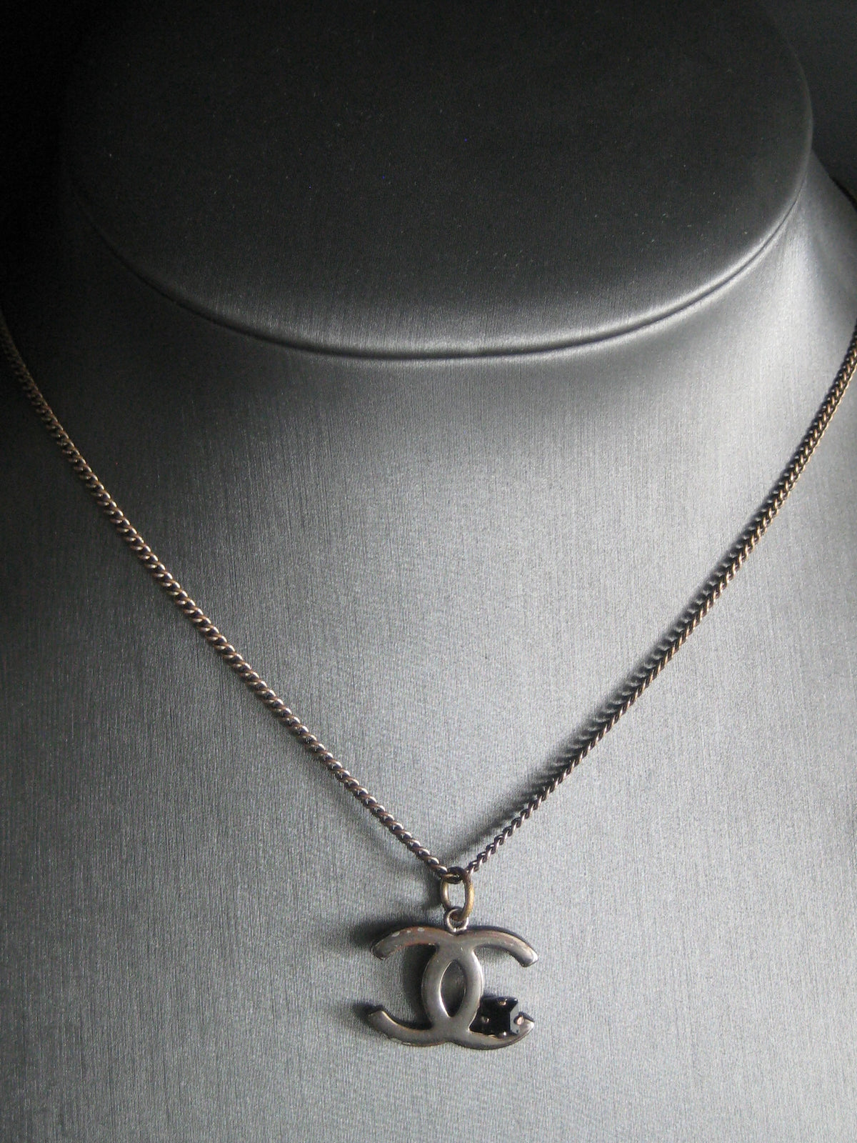 CHANEL 2005 CC Pendant