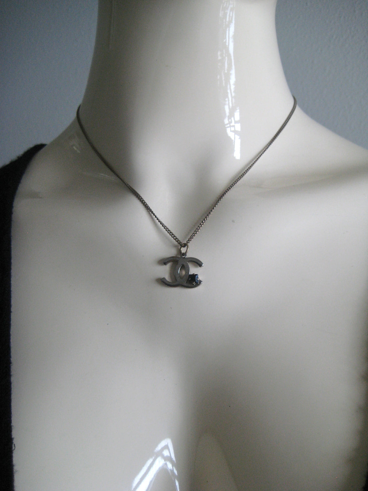 CHANEL 2005 CC Pendant