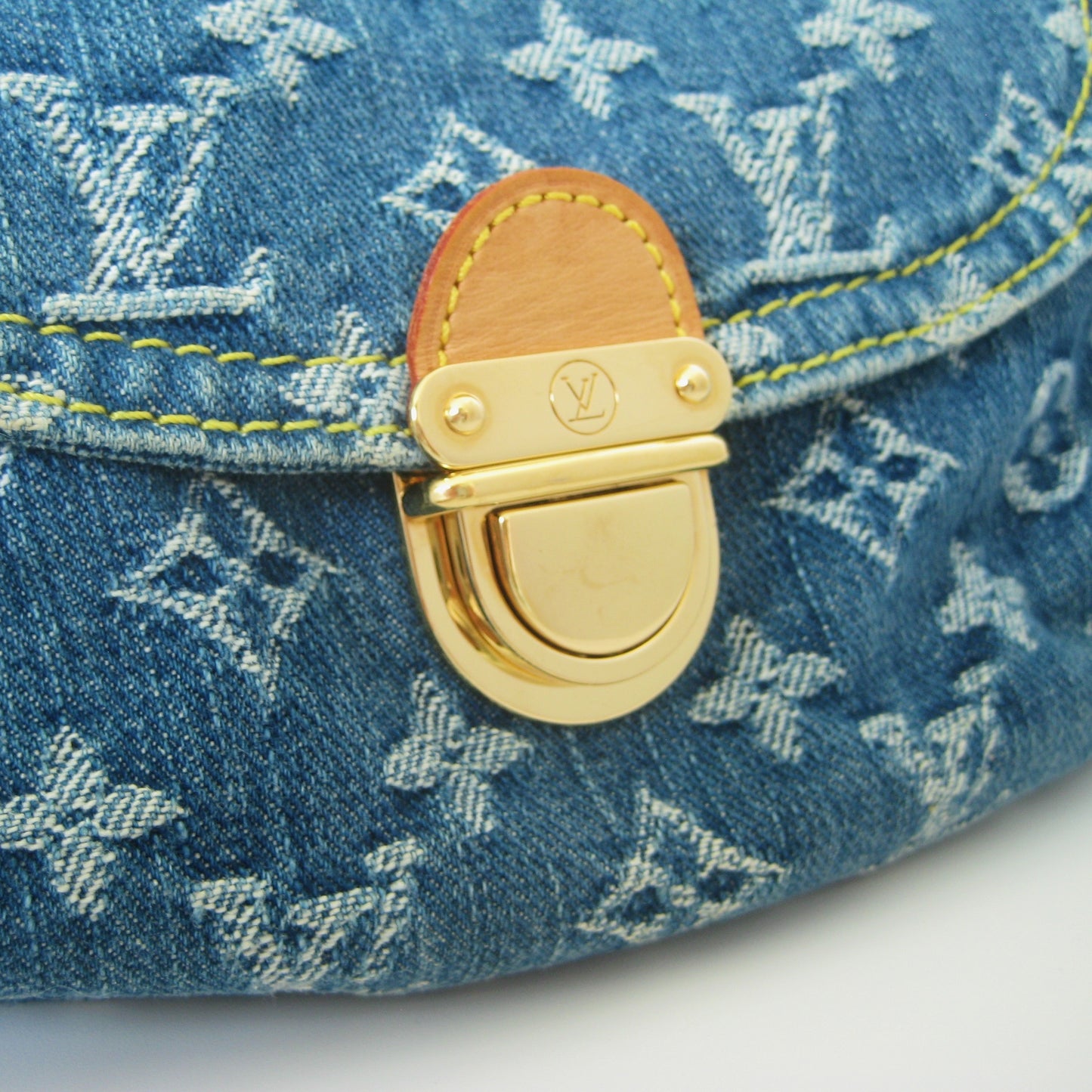 Louis Vuitton Denim Mini Pleaty Bag | 
Pre-owned 2005