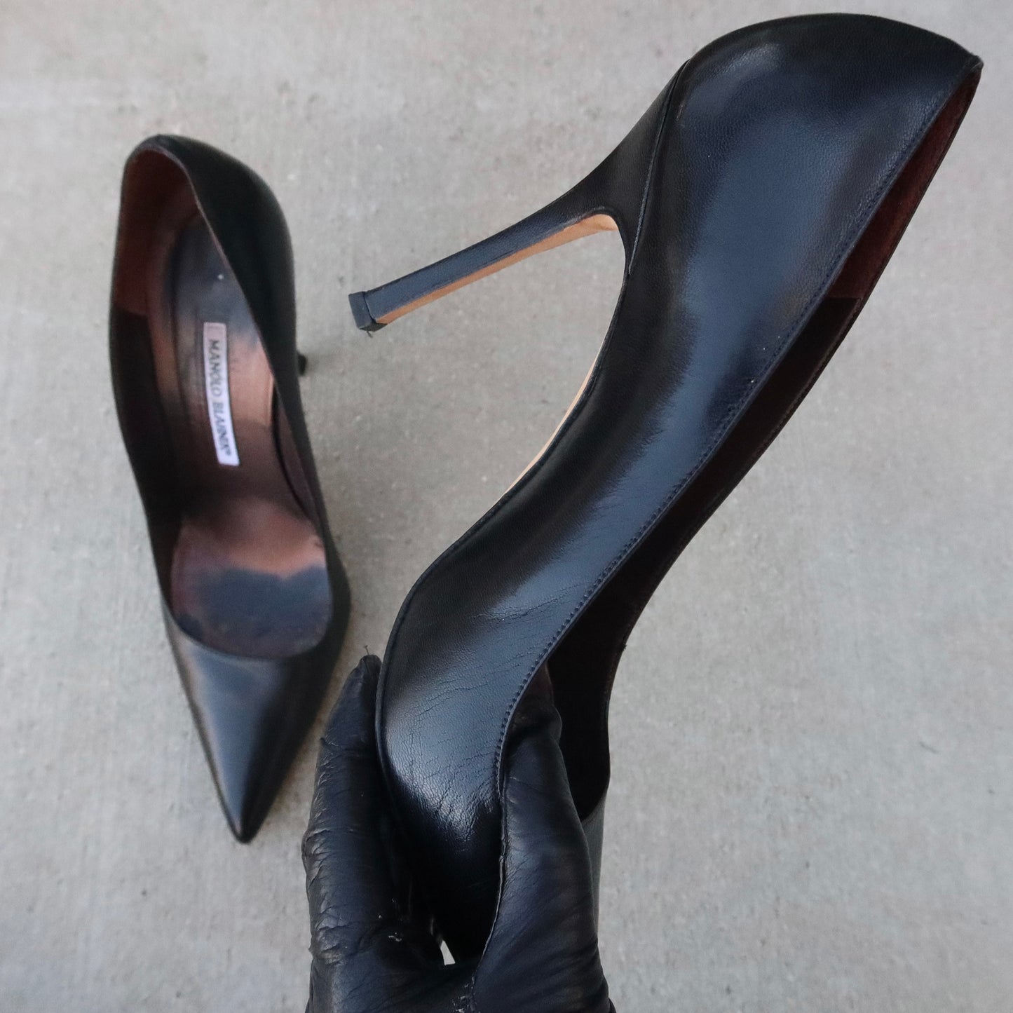 MANOLO BLAHNIK Black Leather Pointed Pumps — EU 41 / US 10