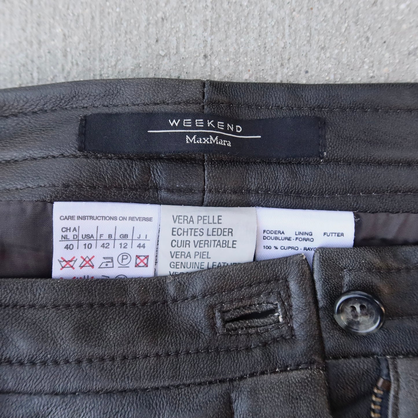 Weekend Max Mara Black Leather Pencil Skirt — Genuine Leather, Early 2000s