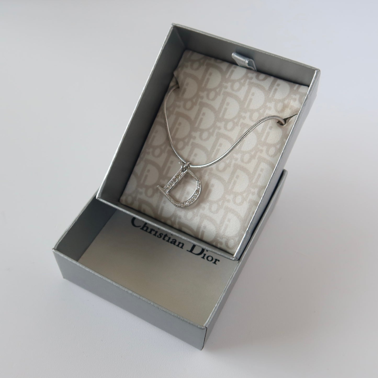 christian dior pendant necklace