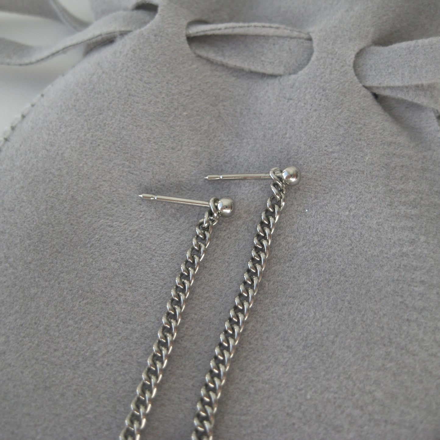 CHANEL vintage silver chain drop earrings
