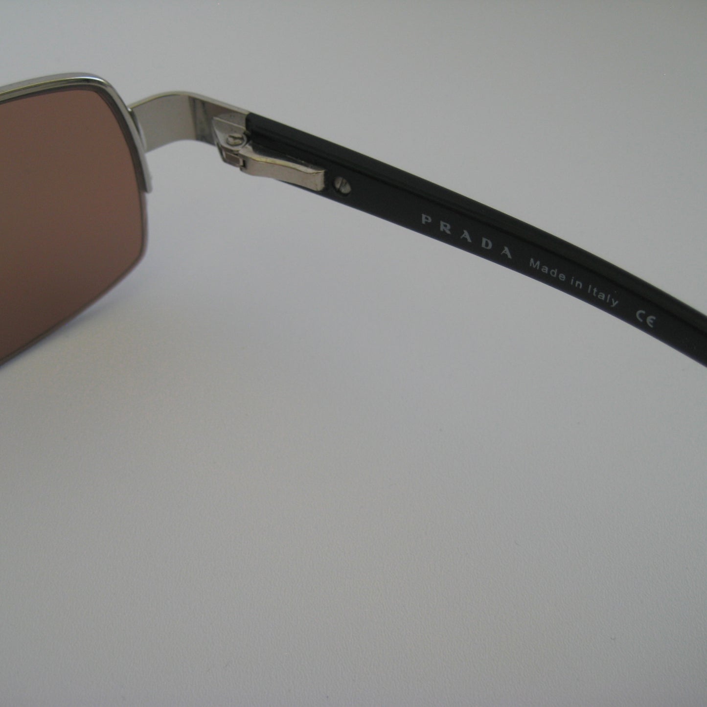 Prada - early 2000s archive
Made in Italy | Model: VPR 67F 3BF-101