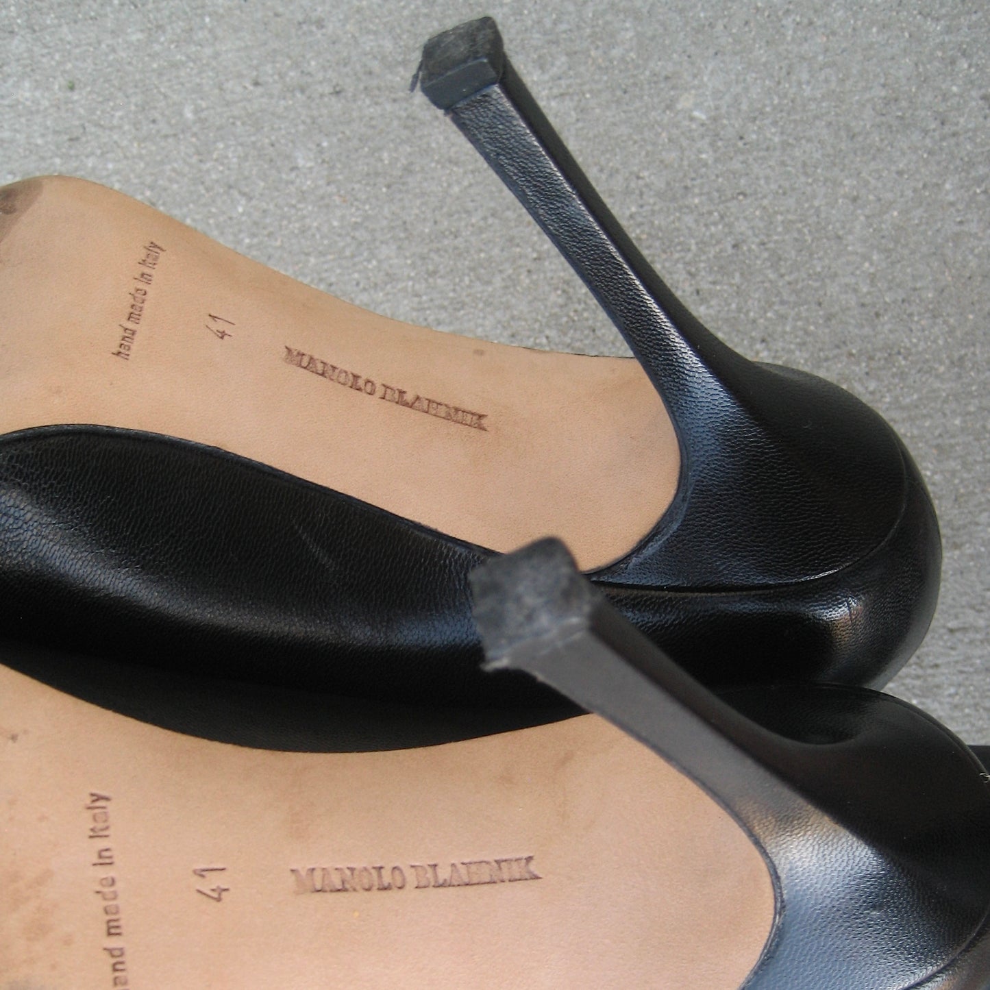 MANOLO BLAHNIK Black Leather Pointed Pumps — EU 41 / US 10
