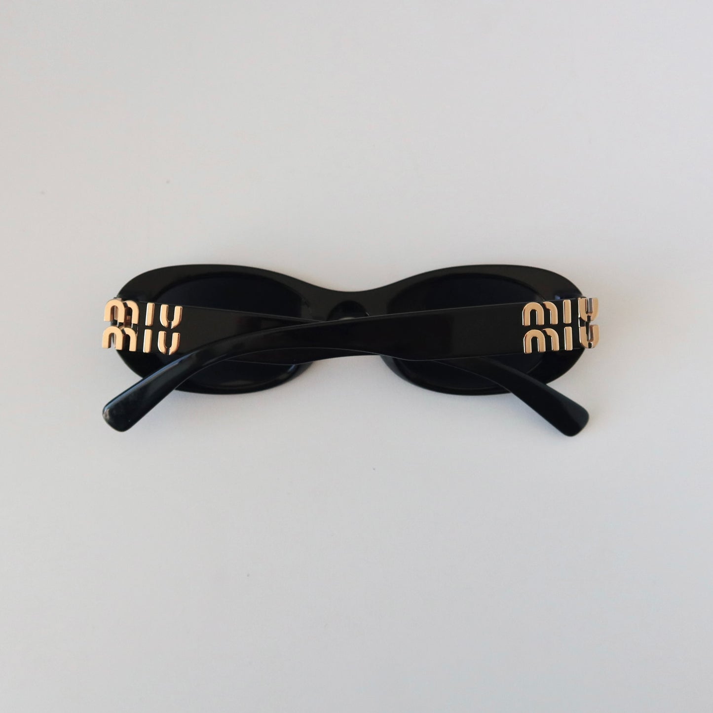 Miu Miu Oval Sunglasses | SMU 06Z | 2020s