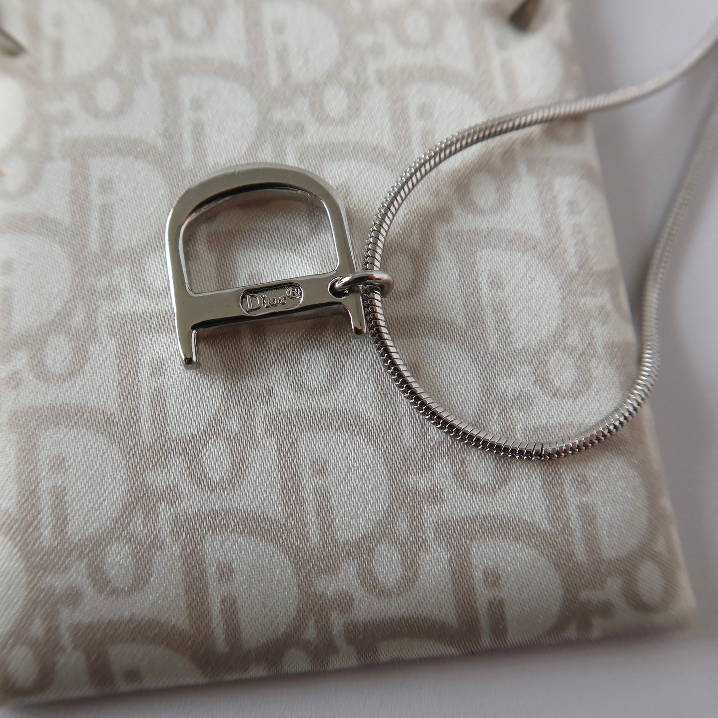 christian dior pendant necklace