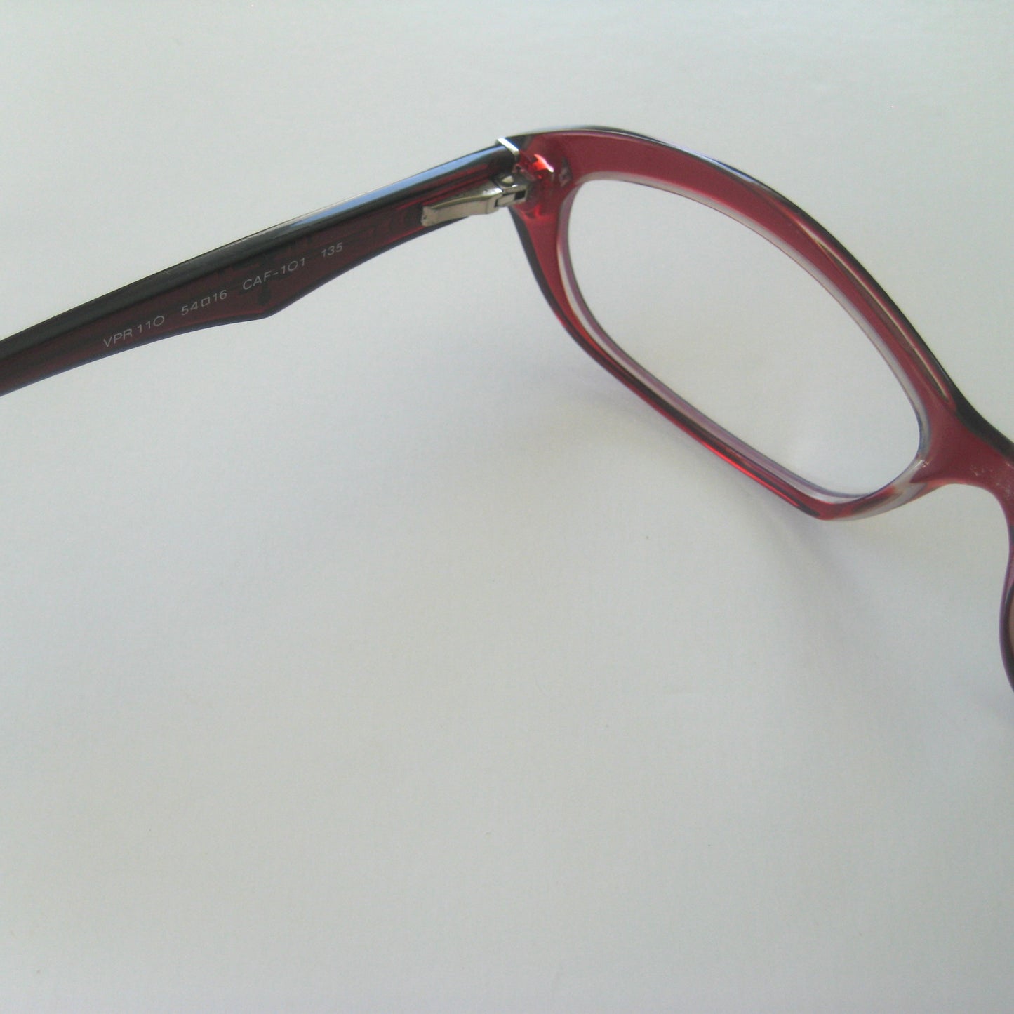 Prada VPR 110 | Early 2000s runway era
Made in Italy | Size: 54&16 135