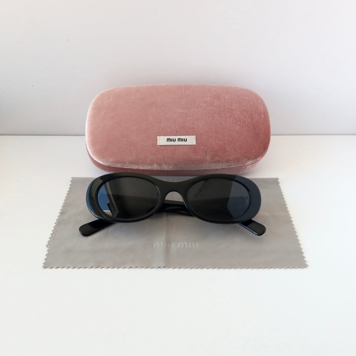 Miu Miu Oval Sunglasses | SMU 06Z | 2020s