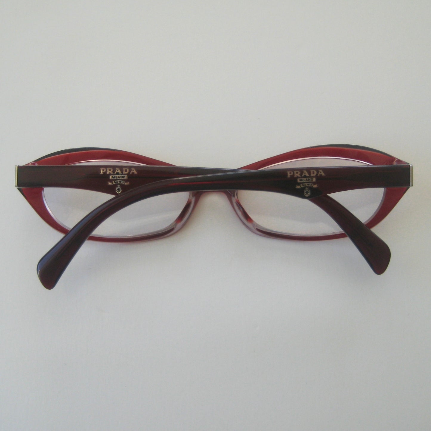 Prada VPR 110 | Early 2000s runway era
Made in Italy | Size: 54&16 135