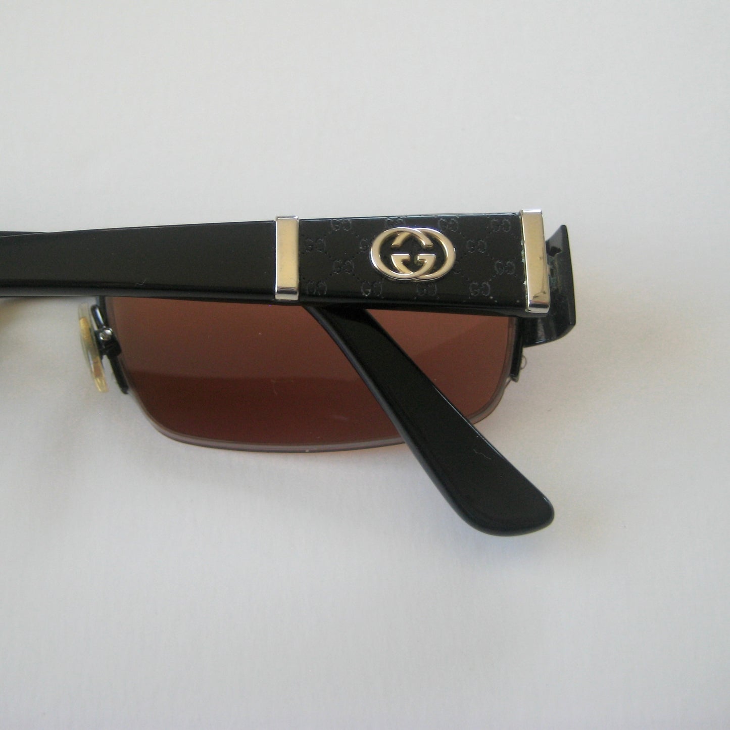 Gucci GG 2878 early 2000s archive
Made in Italy | Size: 52&17 135