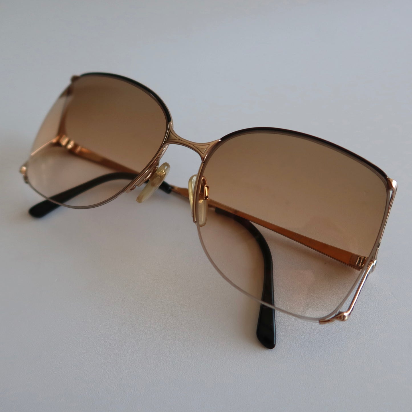 Gucci Gold Frame Gradient Sunglasses #073