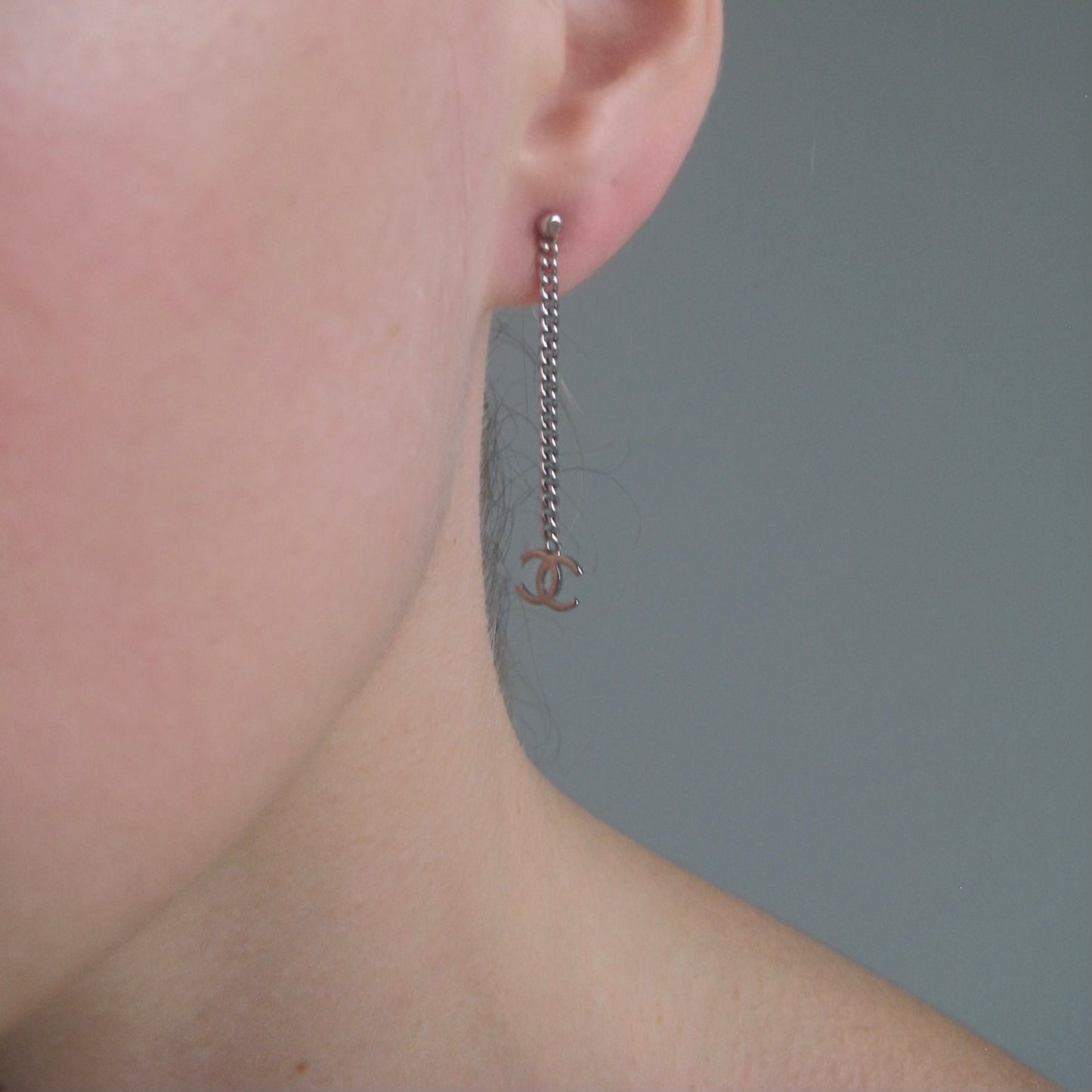 CHANEL vintage silver chain drop earrings
