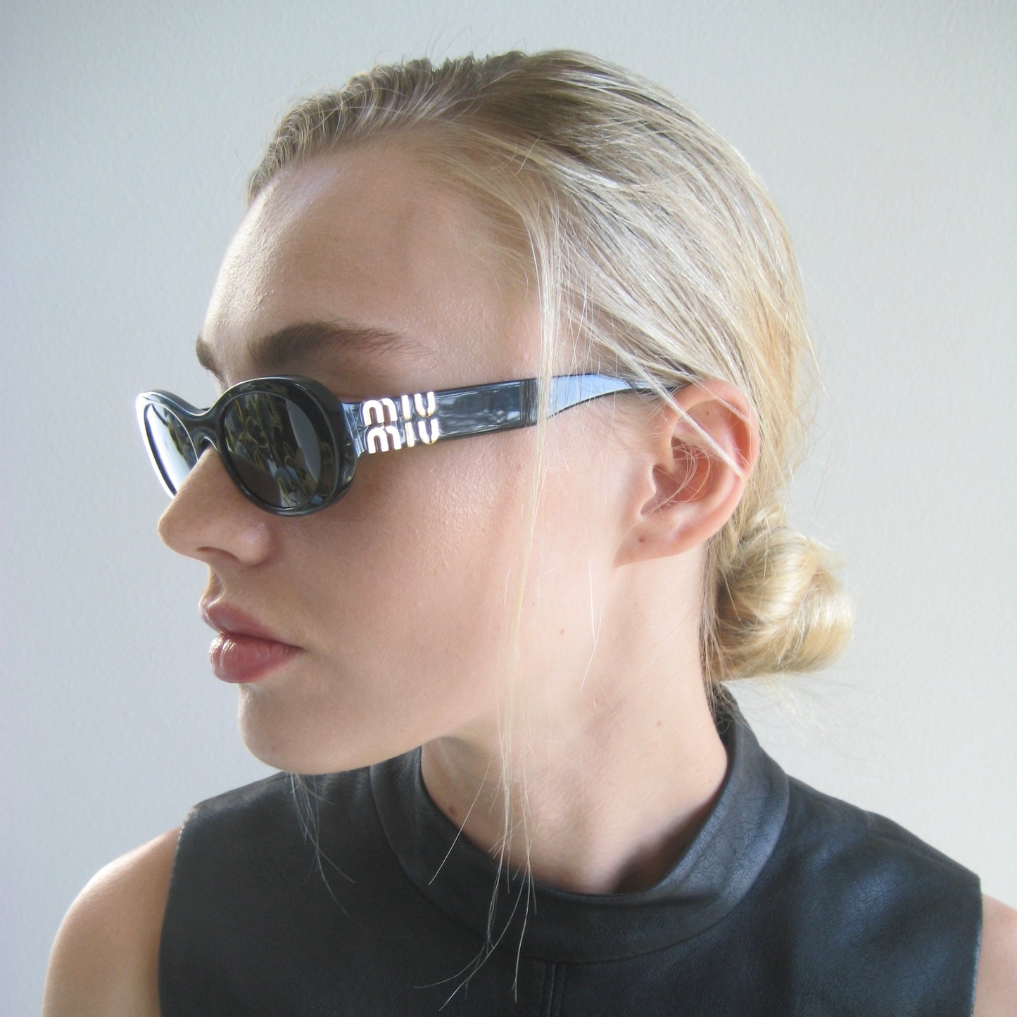 Miu Miu Oval Sunglasses | SMU 06Z | 2020s