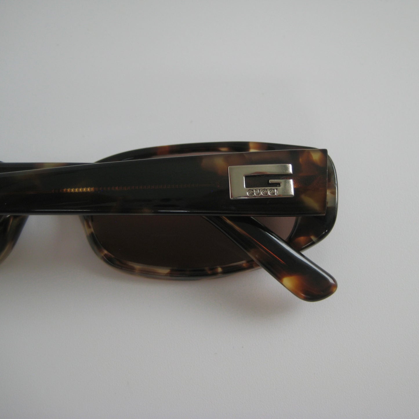 GUCCI GG 2452/S | Early 2000s archive
Made in Italy | Model: GG 2452/S 4TM