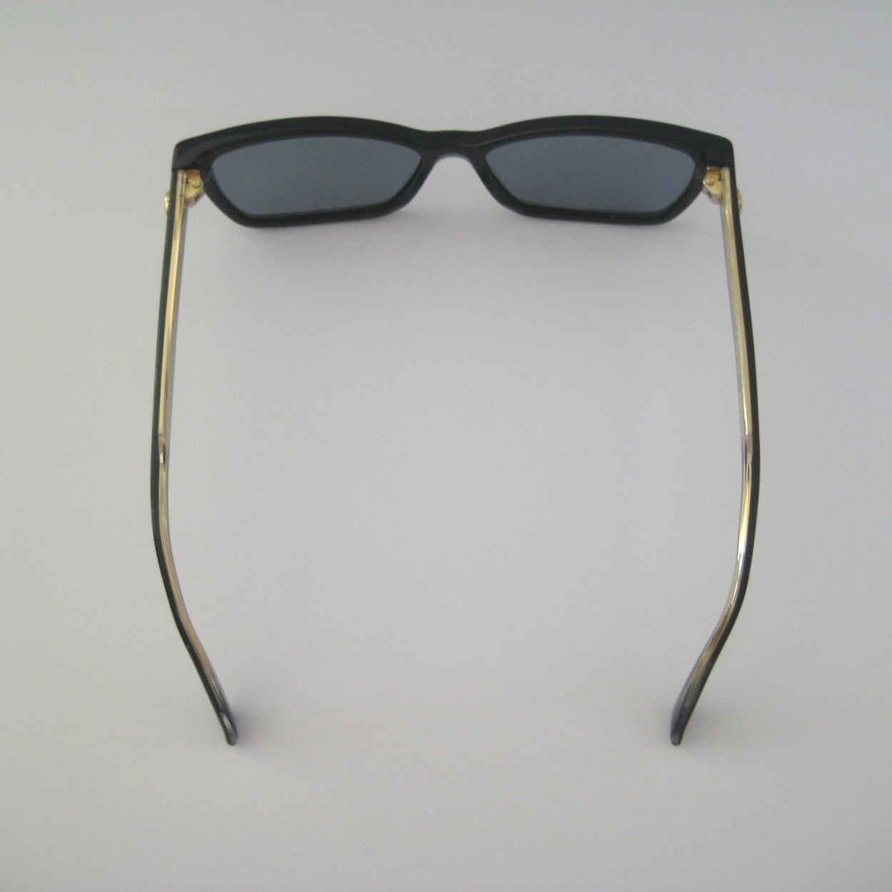 Gucci Classic GG Frame Sunglasses #070