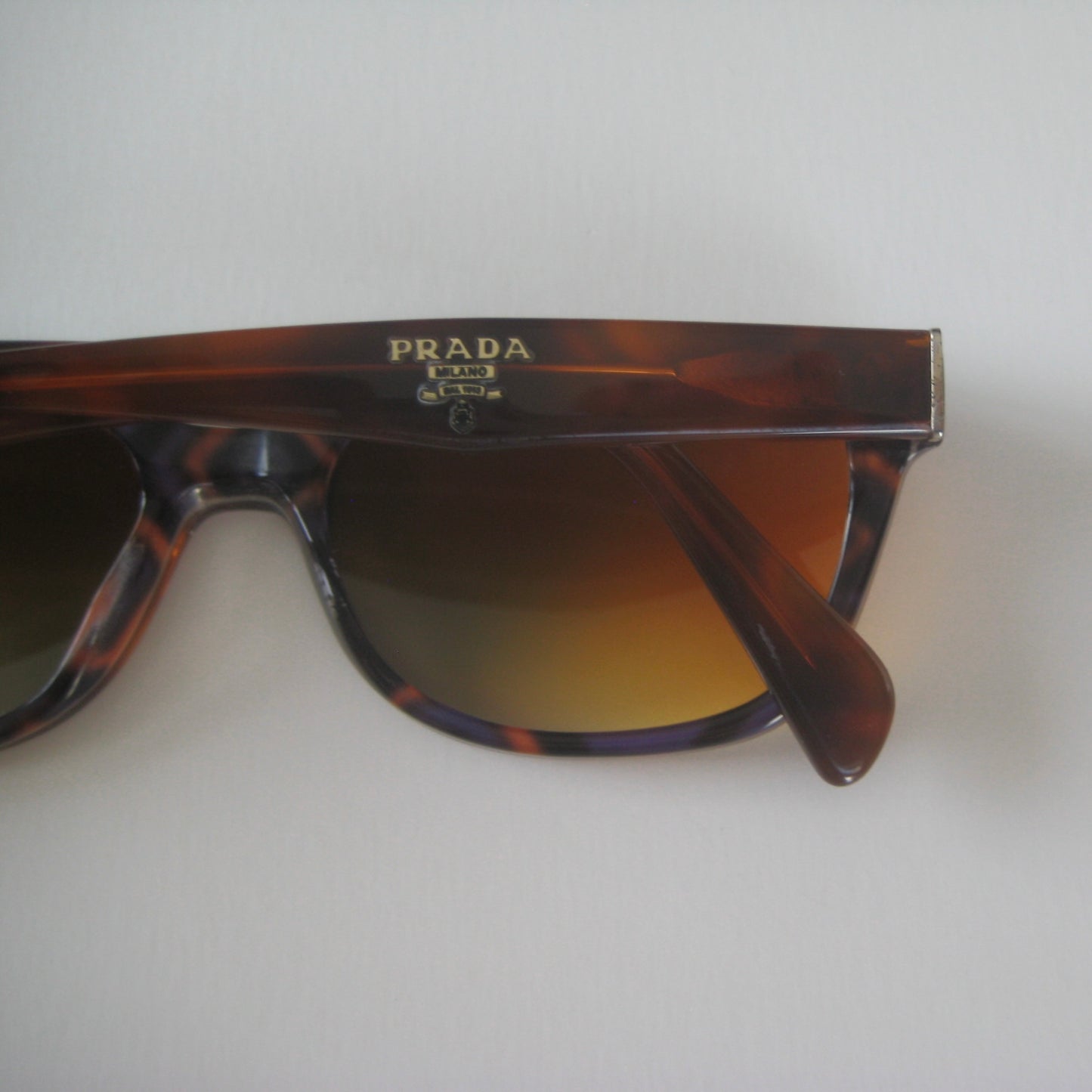 Prada — early 2000s archive
Model: VPR 20P MAU-101