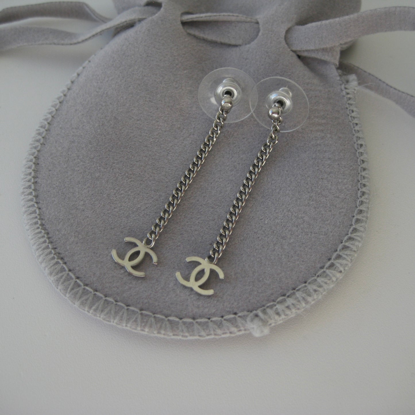 CHANEL vintage silver chain drop earrings