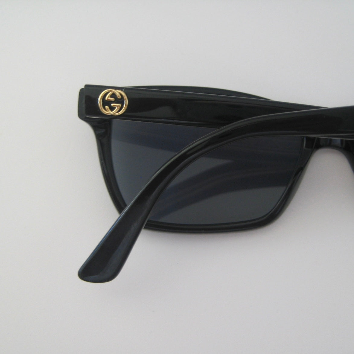 Gucci Classic GG Frame Sunglasses #070