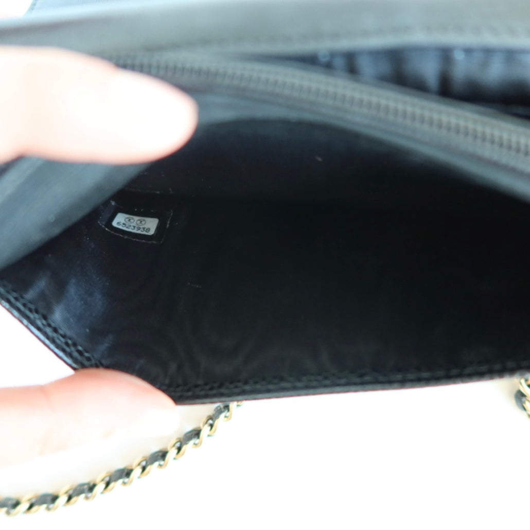 CHANEL Caviar Classic Wallet on Chain