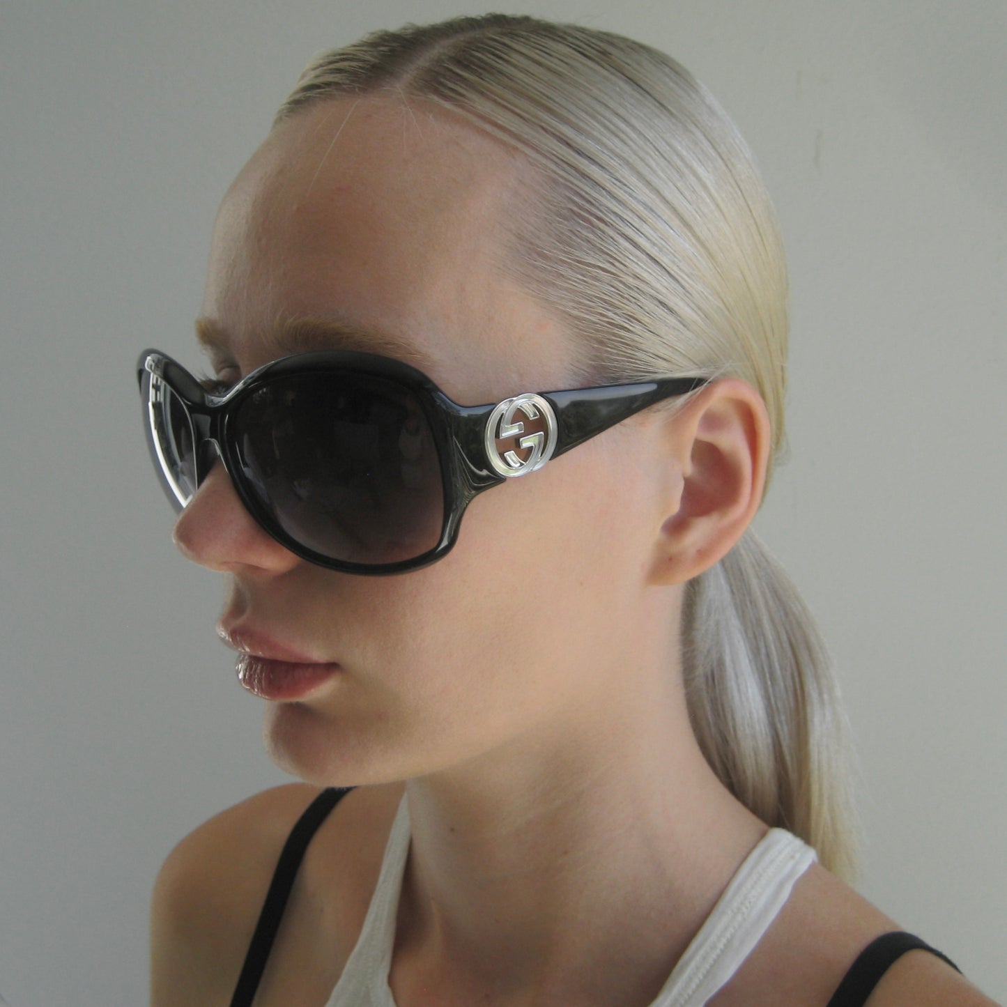 gucci oversized shield sunglasses #011