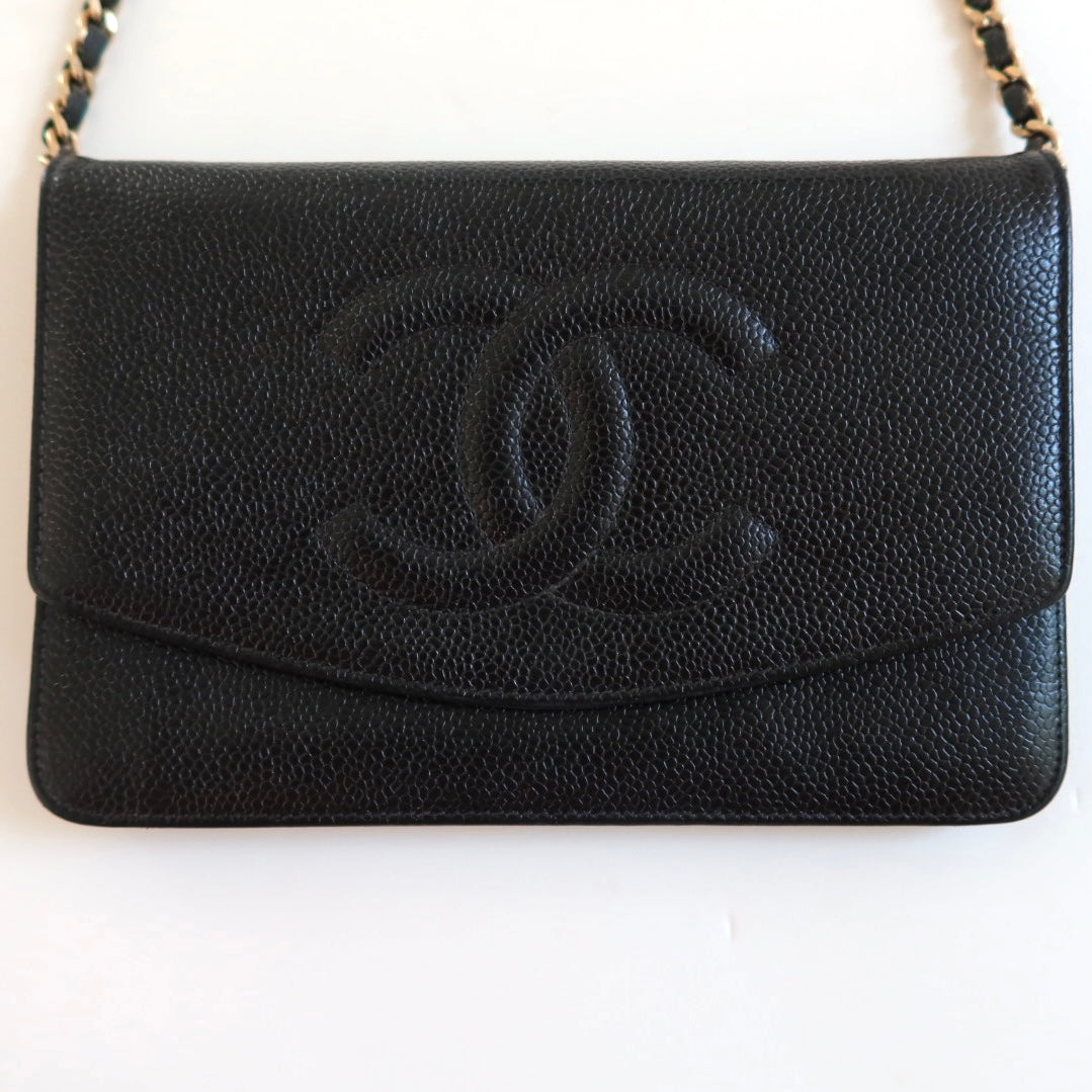 CHANEL Caviar Classic Wallet on Chain