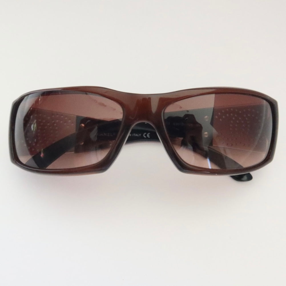 CHANEL early-2000s shield sunglasses