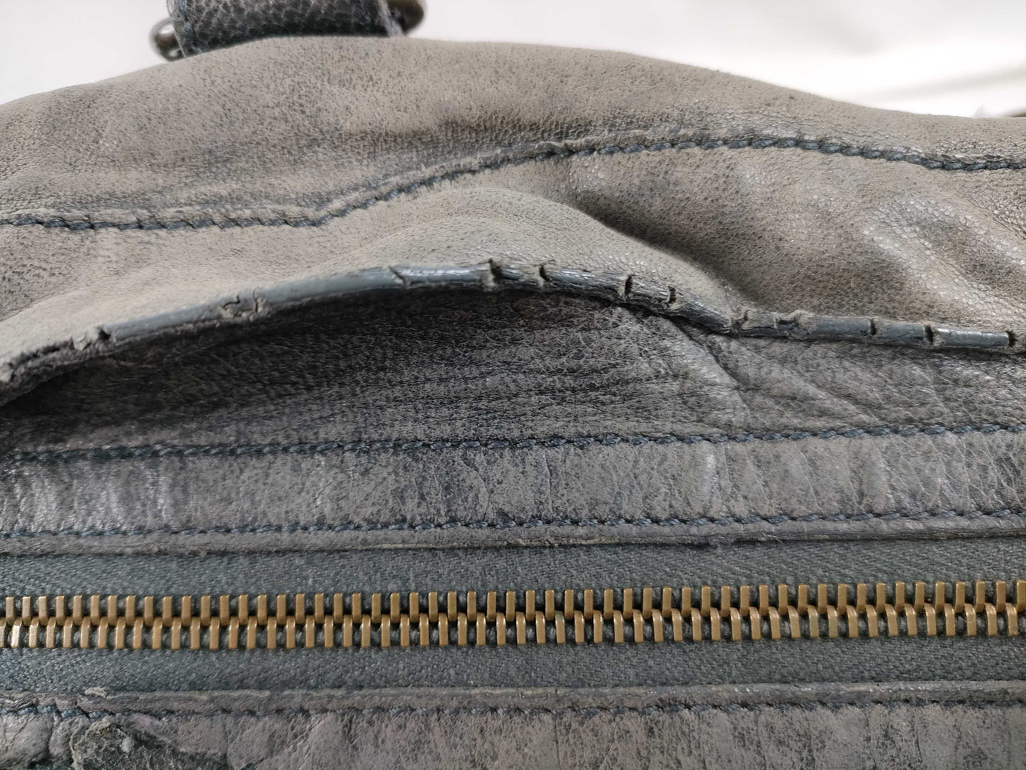 Balenciaga Classic City Grey Distressed Leather Medium Condition